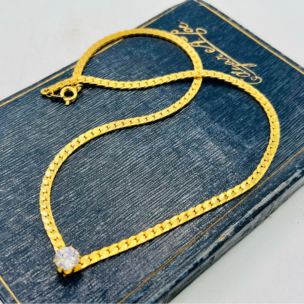 Vintage gold V chain necklace rhinestone center classic 16” - Picture 3 of 5